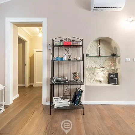 Estay Garibaldi 3* Κάλιαρι